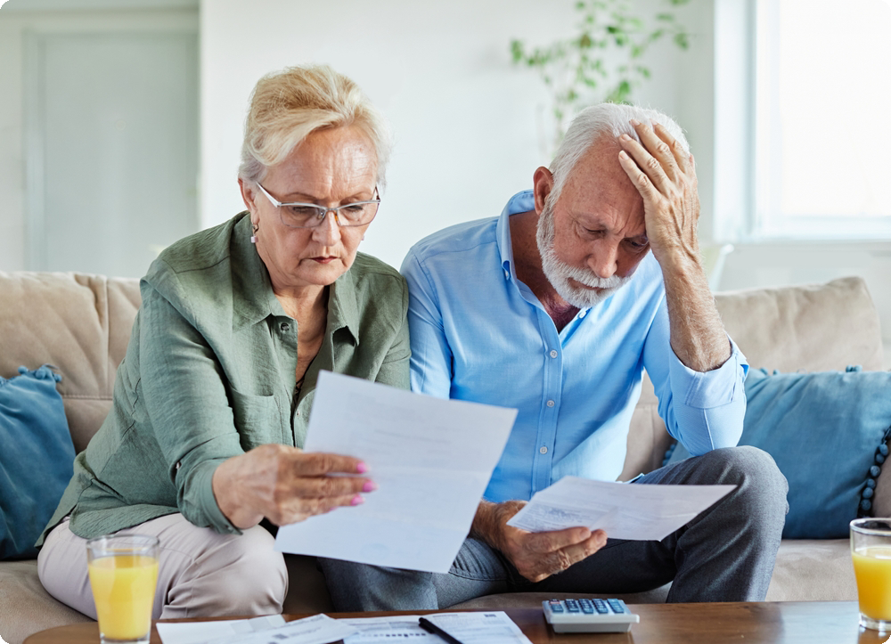 older-couple-losing-their-home Older couple losing their home.